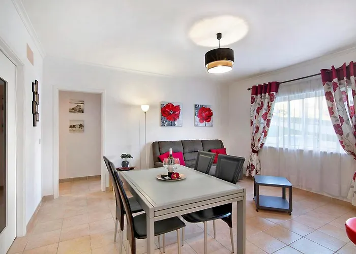 Manelito House דירה