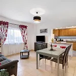 Manelito House Albufeira