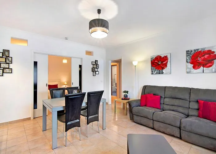 Manelito House * Αλμπουφέιρα