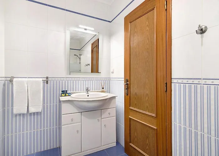 Manelito House * Αλμπουφέιρα